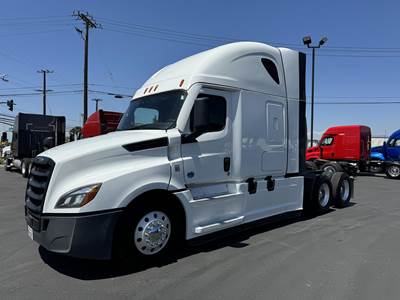 Freightliner Cascadia 126 Sleeper Semi Truck - 70" Raised Roof Sleeper, Detroit 400HP, 12 Speed Dt12 Automatic