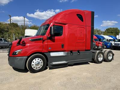 Freightliner Cascadia 126 Sleeper Semi Truck - 72" Raised Roof Sleeper, Detroit 400HP, Automatic