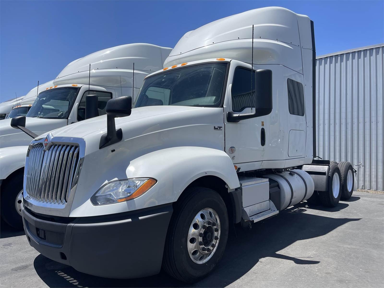 2018 International LT Sleeper Semi Truck 52" Mid Roof Sleeper