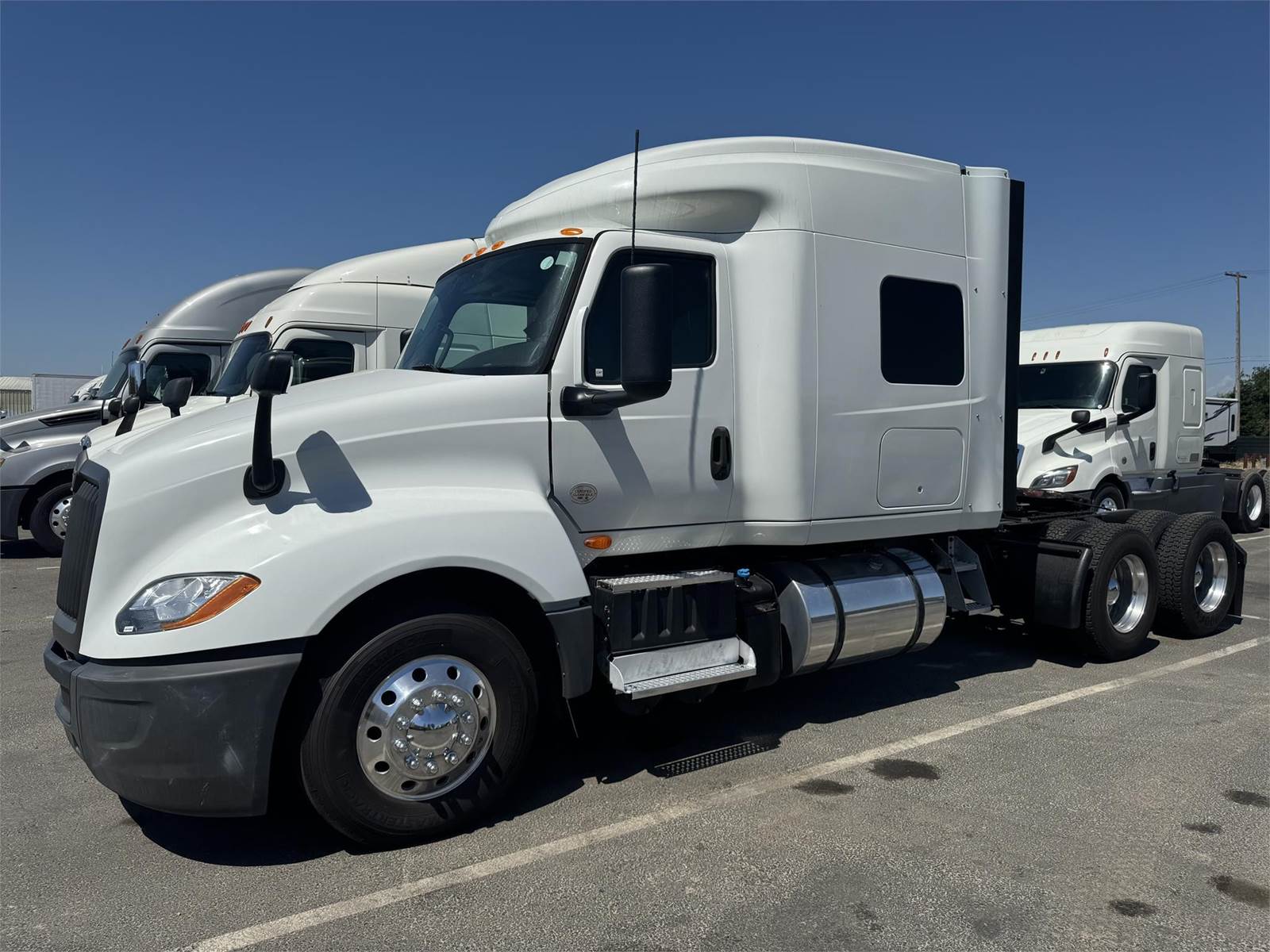 2020 International LT Sleeper Semi Truck 74" Mid Roof Sleeper, Cummins 450HP, 12 Speed