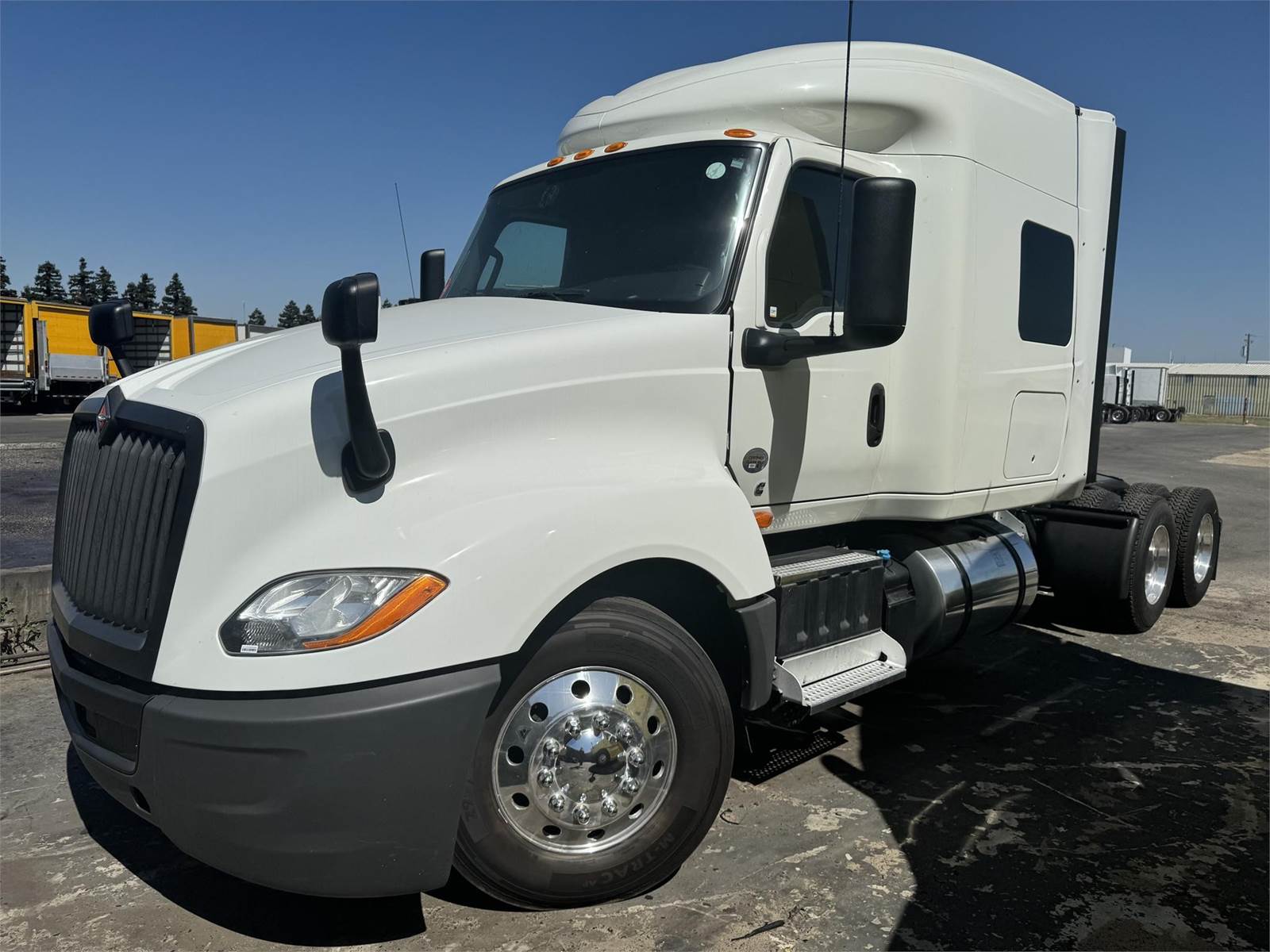 2020 International LT Sleeper Semi Truck 74" Mid Roof Sleeper, Cummins 450HP, 12 Speed