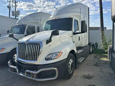 International LT Sleeper Semi Truck - Raised Roof Sleeper, Cummins 450HP, Automatic
