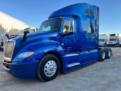 International LT Sleeper Semi Truck - Raised Roof Sleeper, Cummins 400HP, Automatic