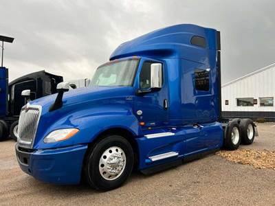 International LT Sleeper Semi Truck - Raised Roof Sleeper, Cummins 400HP, Automatic