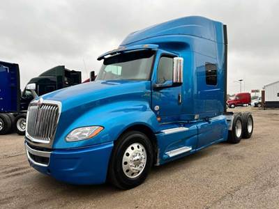 International LT Sleeper Semi Truck - Mid Roof Sleeper, Cummins 400HP, Automatic