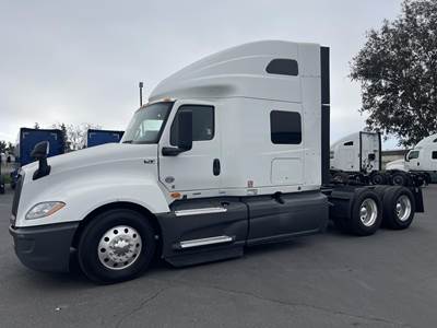 International LT Sleeper Semi Truck - Raised Roof Sleeper, Cummins 450HP, Automatic