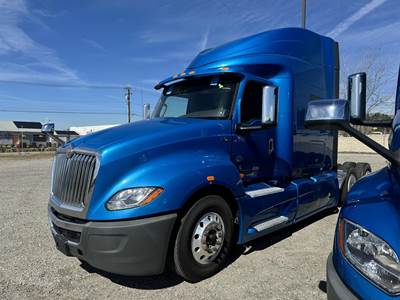 International LT Sleeper Semi Truck - Mid Roof Sleeper, Cummins 400HP, Automatic