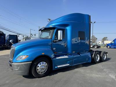 International LT Sleeper Semi Truck - Mid Roof Sleeper, Cummins 400HP, Automatic