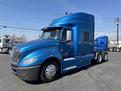 International LT Sleeper Semi Truck