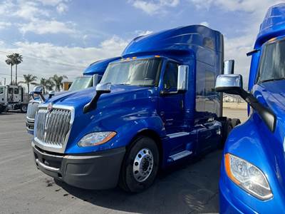 International LT Sleeper Semi Truck - Raised Roof Sleeper, Cummins 450HP, 12 Speed Endurant Automatic