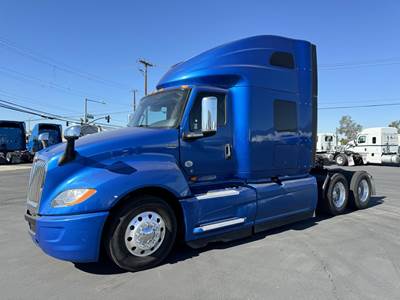 International LT Sleeper Semi Truck - Raised Roof Sleeper, Cummins 450HP, Automatic