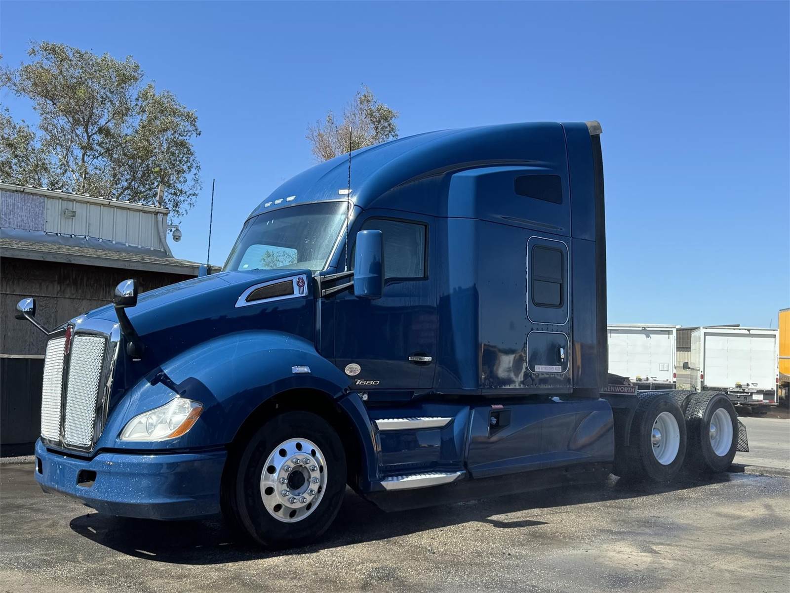 2020 Kenworth T680 Sleeper Semi Truck 78" Raised Roof Sleeper, Paccar 455HP, Automatic For