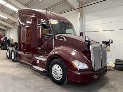 Kenworth T680 Sleeper Semi Truck - Raised Roof Sleeper, Paccar 405HP, 12 Speed Endurant Automatic