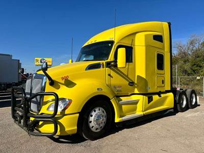 Kenworth T680 Sleeper Semi Truck - Raised Roof Sleeper, Paccar 405HP, Automatic