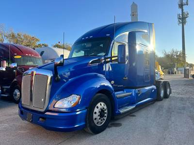 Kenworth T680 Sleeper Semi Truck - Raised Roof Sleeper, Cummins 400HP, Automatic