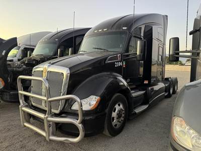 Kenworth T680 Sleeper Semi Truck - Mid Roof Sleeper, Paccar 455HP, Automatic