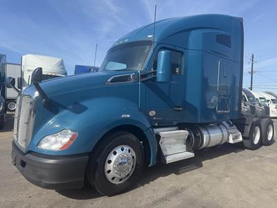 Kenworth T680 Sleeper Semi Truck - Raised Roof Sleeper, Paccar 455HP, Automatic