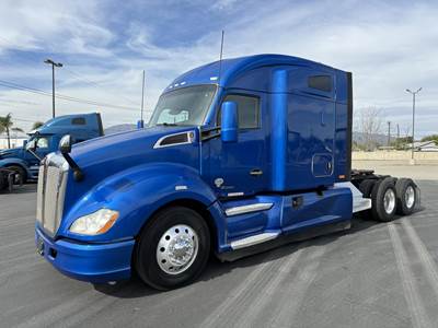 Kenworth T680 Sleeper Semi Truck - 73" Mid Roof Sleeper, Cummins 400HP, Automatic