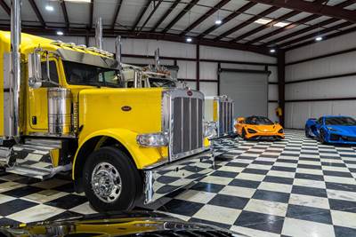 Peterbilt 389 Sleeper Semi Truck - 72" Flat Top Sleeper, Cummins 565HP, 18 Speed Manual