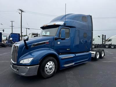 Peterbilt 579 Sleeper Semi Truck - Raised Roof Sleeper, Cummins 450HP, Automatic