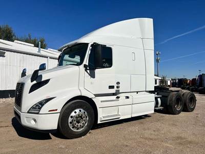 Volvo VNR64T640 Sleeper Semi Truck - Raised Roof Sleeper, D13 425HP, 12 Speed I Shift Automatic