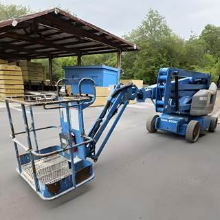 2011 Genie Z40/23N RJ Articulating Boom Lift - 46' working height, 22' reach, 500 lbs. capacity, Quiet, Emission-free