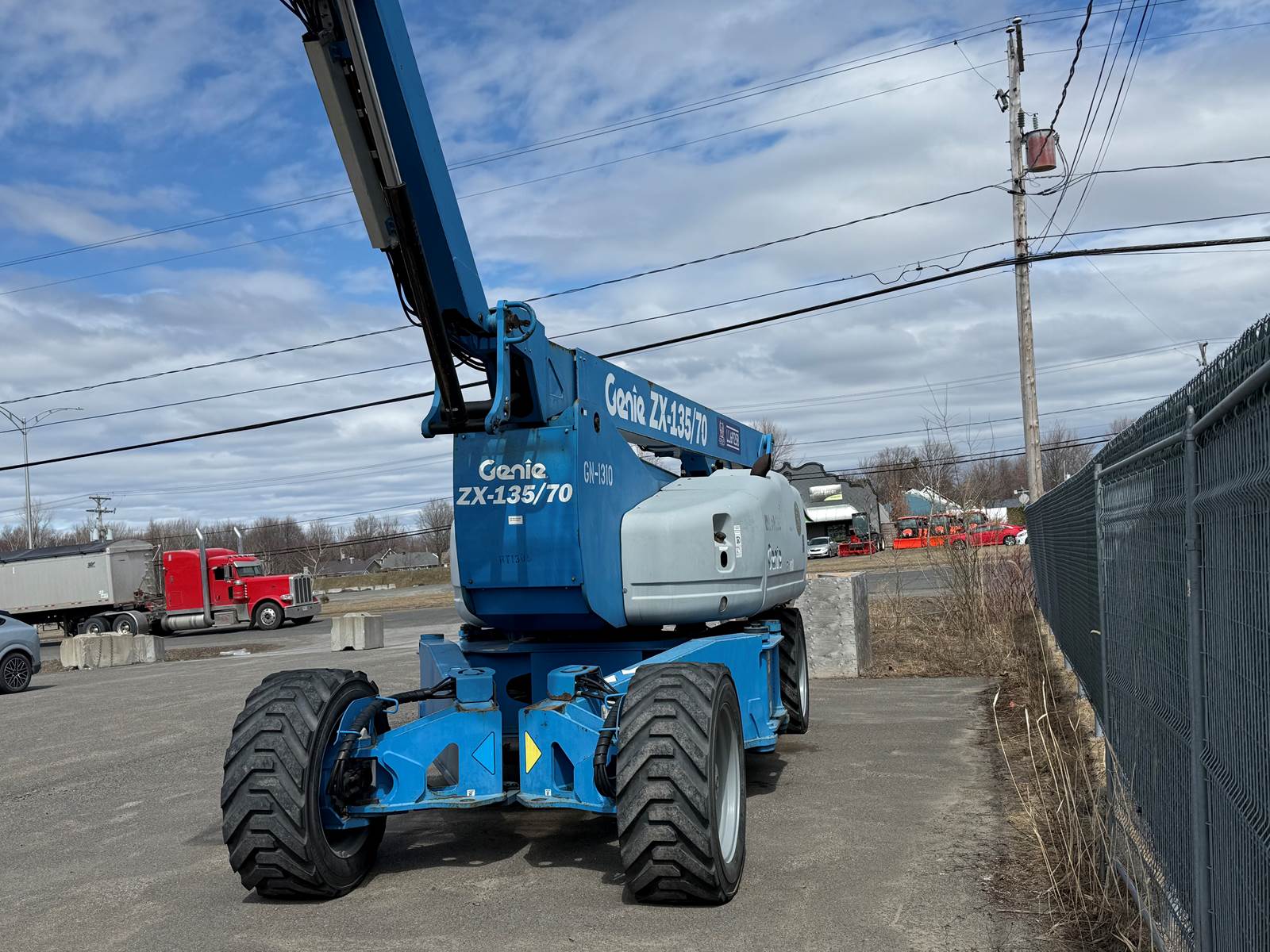 2013 Genie ZX135/70 Articulating Boom Lift - 135' reach, Foam