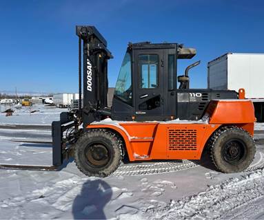 2013 Doosan D110S-5 Forklift - 127/139" simplex mast, SS/FP, 96" pallet forks, 25,000 lbs capacity
