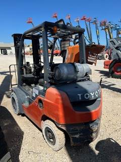 2019 Toyota 8FGU25 Forklift - Forks - 5,000 lbs. capacity – 189" triplex mast