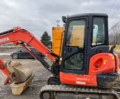 2018 Kubota KX040-4HG Mini Excavator - Hyd thumb, Quick attach, Angle blade