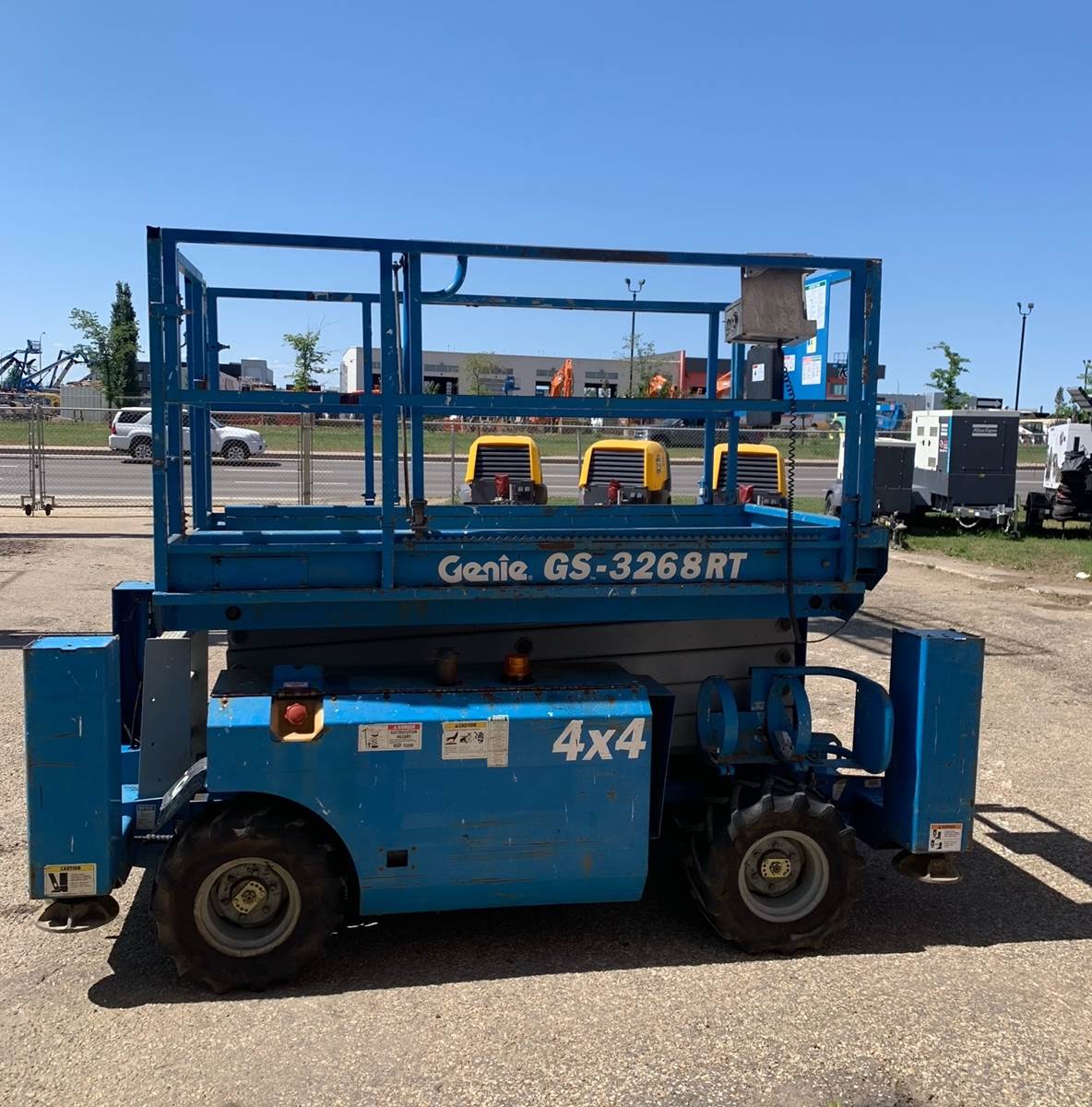 2001 Genie GS3268RT Scissor Lift Outriggers, Platform height 32