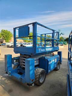 2007 Genie GS3268RT Scissor Lift - 32' platform height, 38' working height, Outriggers, Last annual inspection: April 29, 2025