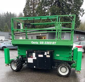 2014 Genie GS-3369RT Scissor Lift - Outriggers, 33' platform height, 39' working height, Annual inspection done in April 2024