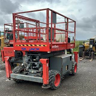 2016 Skyjack SJ6832RT Scissor Lift - 32' platform height, 38' working height, Outriggers, New battery