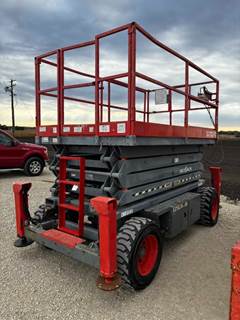 2006 Skyjack SJ7135RT Scissor Lift - 35' platform height – Outriggers – Single deck extension – Outriggers