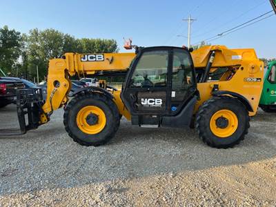 2016 JCB 509-42 Telehandler - 42' reach, 9,000 lbs. capacity, Fenders, Auxiliary hydraulics, Side-tilt carriage