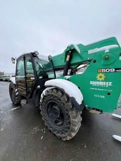 2016 JCB 509-42 Telehandler - 42' reach, 9,000 lbs. capacity, Crab steering, Frame levelling, Auxiliary hydraulics