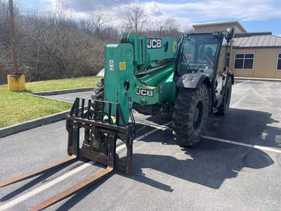 2016 JCB 509-42 Telehandler - Forks - 42' reach – 9,000 lbs. capacity – Aux hydraulics - Side-tilt carriage