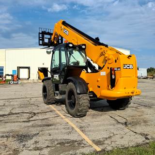 2018 JCB 510-55TC Telehandler - Forks - 55' reach – 10,000 lbs. capacity – Front outriggers