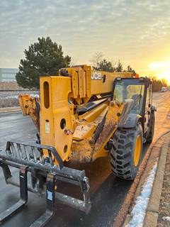 2017 JCB 510-56 Telehandler - Forks - 56' reach – 10,000 lbs. capacity – Front outriggers – 109 HP, Frame levelling / Tilt frame Auxiliary hydraulics