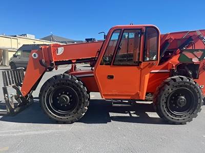 2012 SkyTrak 6042 Telehandler - 42' reach, 6,000 lbs. capacity, New solid BOSS tires