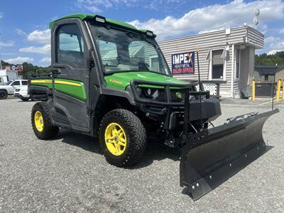 John Deere GATOR XUV 865R Utility Vehicle