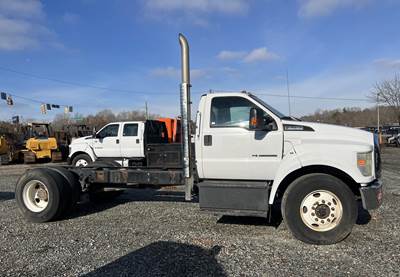 Ford F-750 Cab & Chassis Truck - 6 Speed Automatic