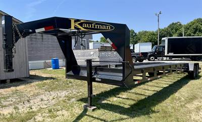 Kaufman 157032 Car Hauler Trailer
