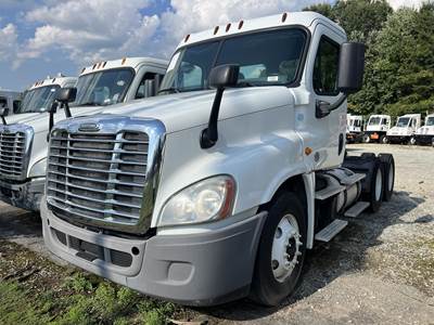 Freightliner Cascadia 125 Day Cab Truck - 10 Speed Manual