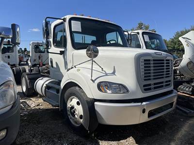 Freightliner M2 106 Day Cab Truck - Manual