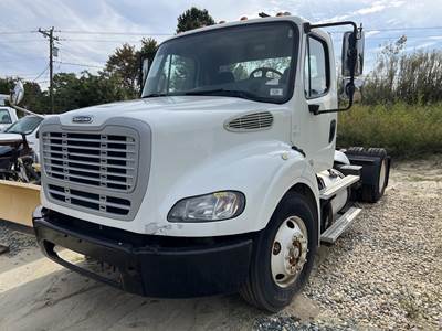 Freightliner M2 112 Day Cab Truck - 10 Speed Manual