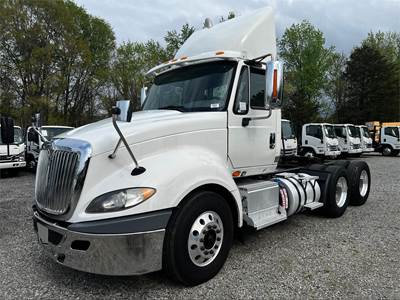 International ProStar Day Cab Truck - Manual