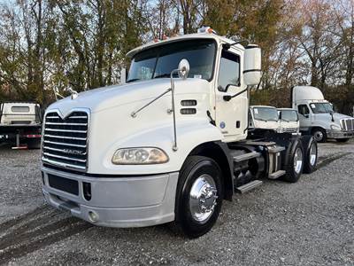 Mack Pinnacle CXU613 Day Cab Truck - 10 Speed Manual