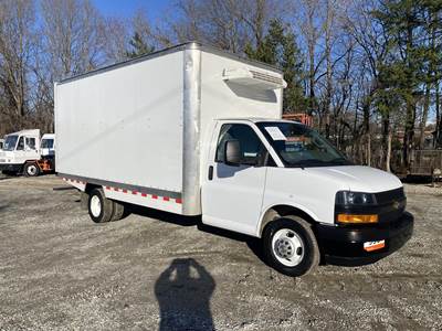 Chevrolet Express 3500 Box Truck - 401HP, Automatic